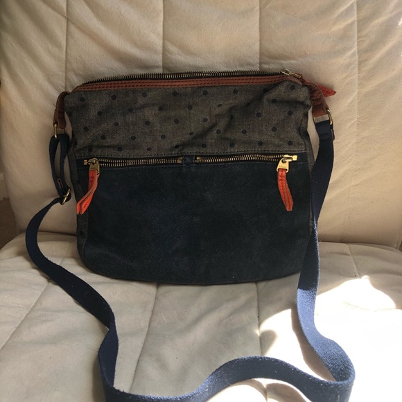 Fossil Handbags - Fossil Brand crossbody purse